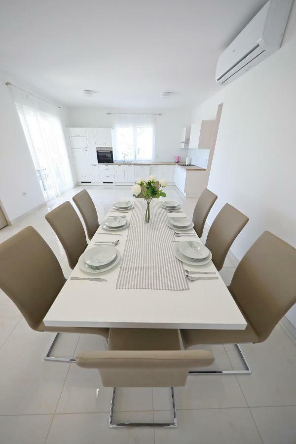 Apartmani Vlado Mitar Sukošan Exterior foto