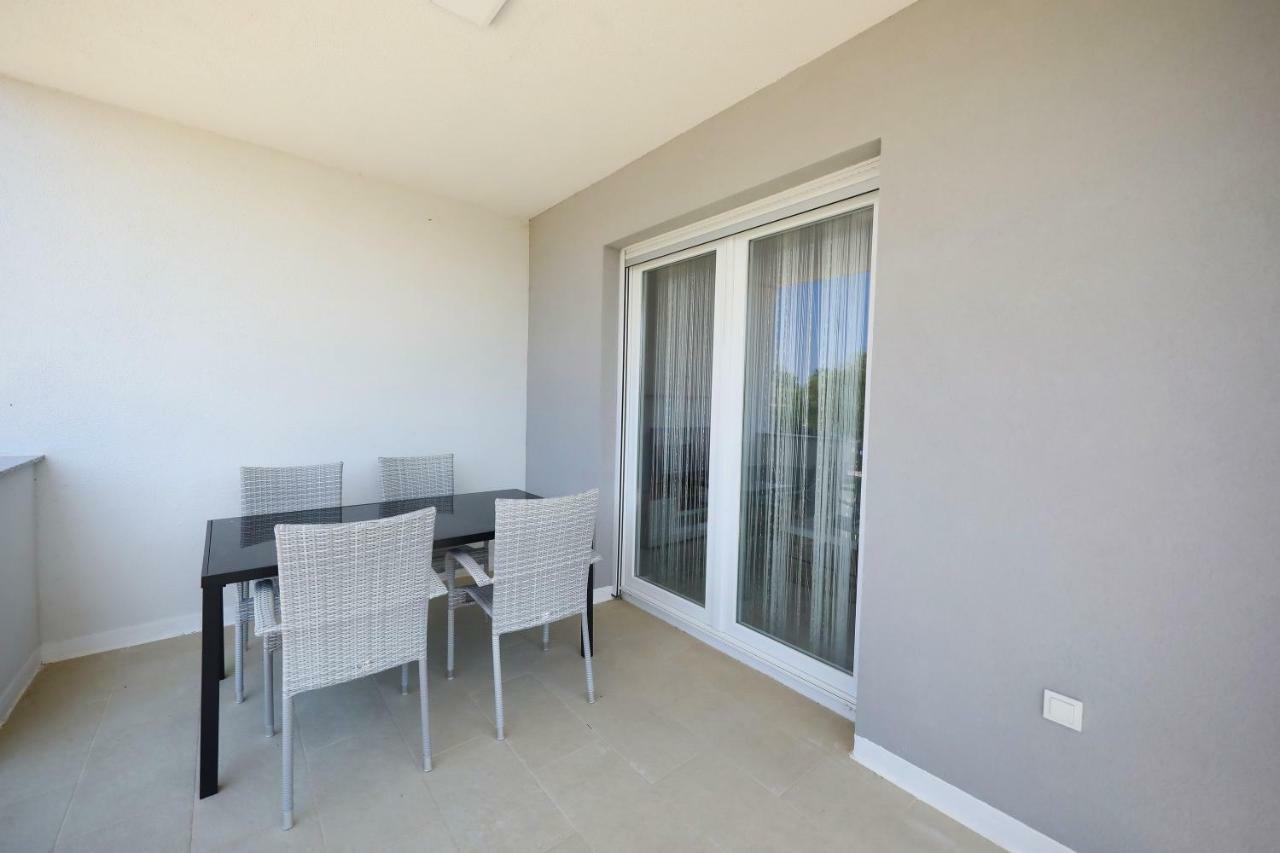 Apartmani Vlado Mitar Sukošan Exterior foto